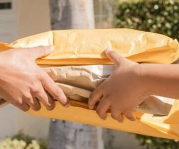 Secure shipping envelope with tamper-proof sealing and protective packaging features